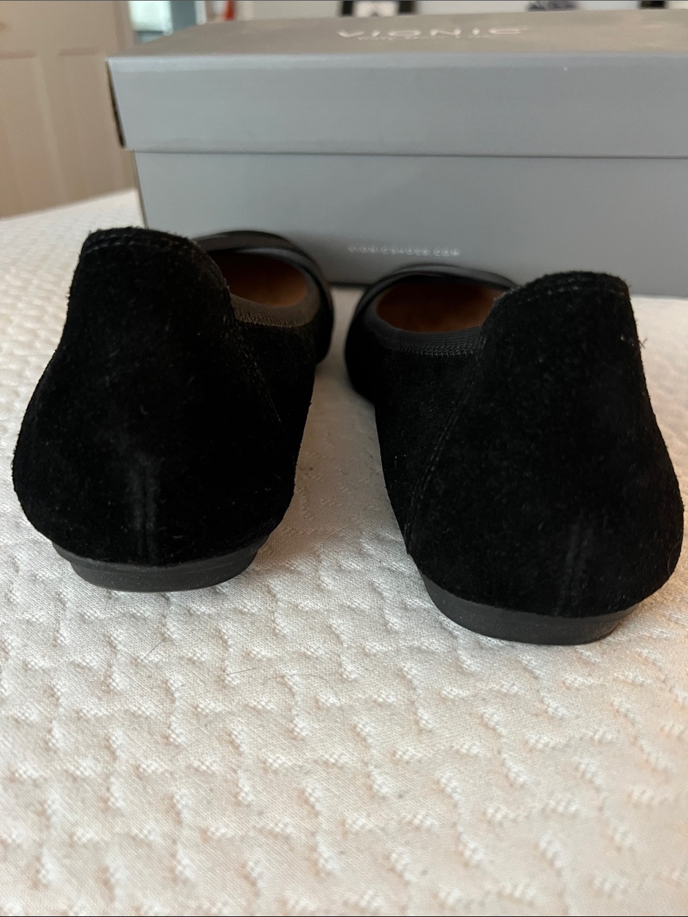 Vionic Black Cross-Strap flat - Picture 6 of 7